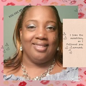 Meet your Posher, Samantha